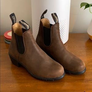 Blundstone 7.5 brown boots